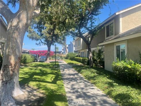 2961 S Sycamore B Street, Santa Ana, CA