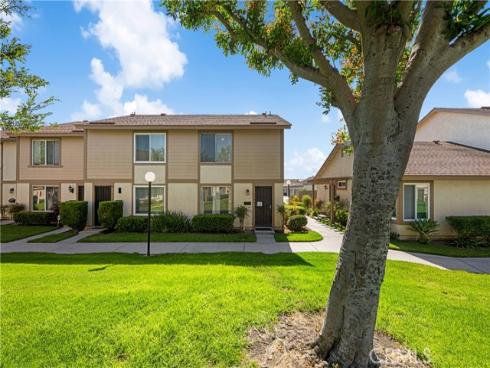450  Carriage  D , Santa Ana, CA