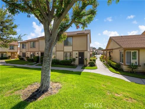 450  Carriage  D , Santa Ana, CA
