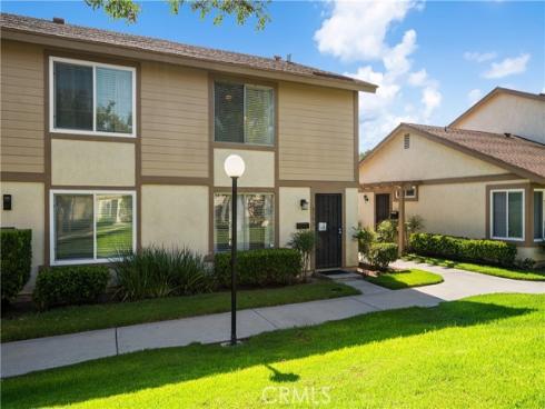 450  Carriage  D , Santa Ana, CA