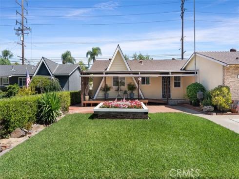 1917 W Flora St  , Santa Ana, CA