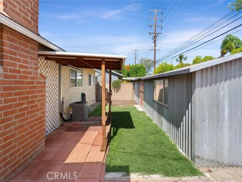 1917 W Flora St  , Santa Ana, CA