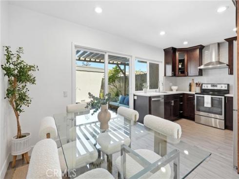 531 W Alton B , Santa Ana, CA