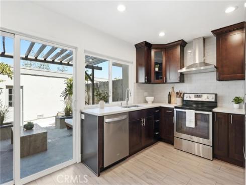 531 W Alton B , Santa Ana, CA