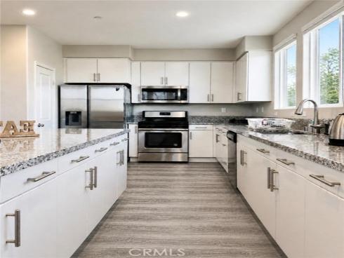 120 S Pacific Ave  34 , Santa Ana, CA