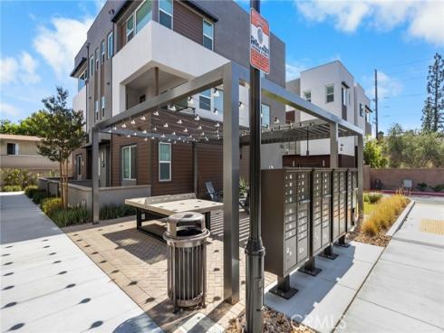 669 S Lyon   Street, Santa Ana, CA