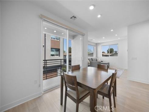 669 S Lyon   Street, Santa Ana, CA