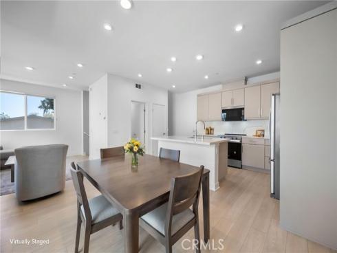 669 S Lyon   Street, Santa Ana, CA