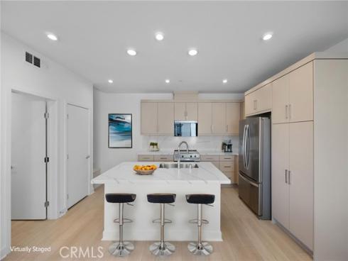 669 S Lyon   Street, Santa Ana, CA