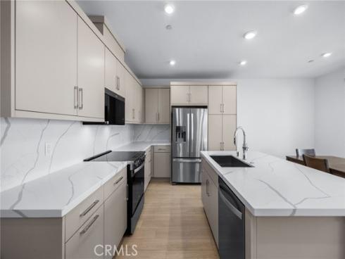 669 S Lyon   Street, Santa Ana, CA