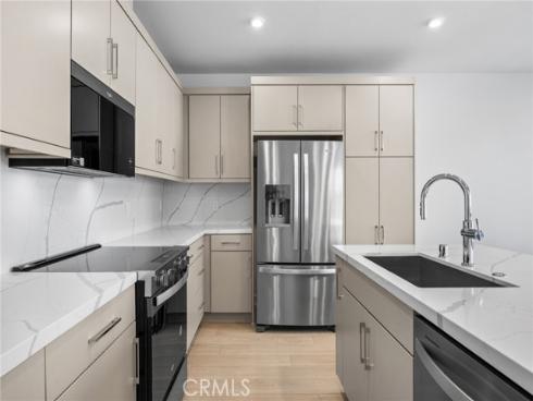 669 S Lyon   Street, Santa Ana, CA