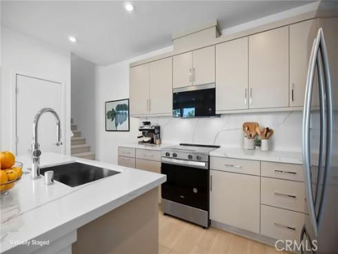 669 S Lyon   Street, Santa Ana, CA