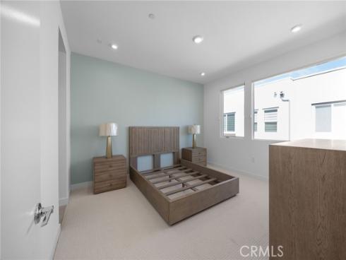 669 S Lyon   Street, Santa Ana, CA