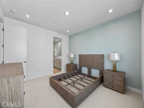 669 S Lyon   Street, Santa Ana, CA