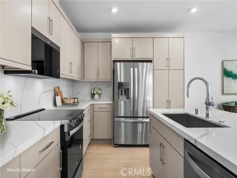 669 S Lyon   Street, Santa Ana, CA