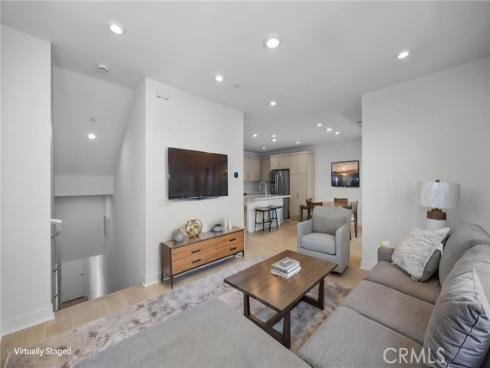 669 S Lyon   Street, Santa Ana, CA
