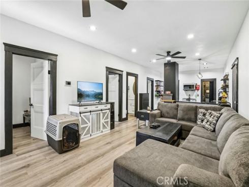 1127 W 5th , Santa Ana, CA