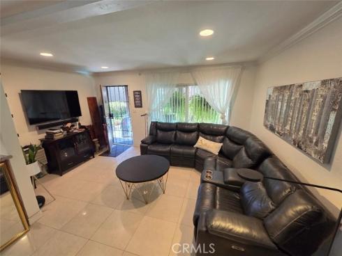 1010 W. Macarthur Boulevard 77