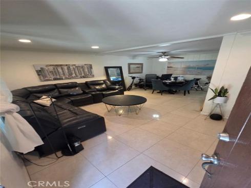 1010 W Macarthur 77 Boulevard, Santa Ana, CA