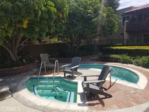1010 W Macarthur 77 Boulevard, Santa Ana, CA