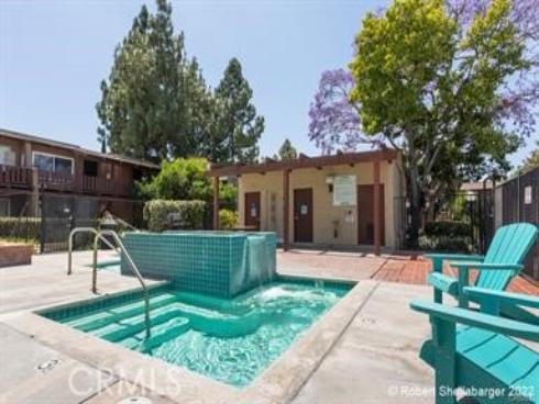 1010 W Macarthur 77 Boulevard, Santa Ana, CA
