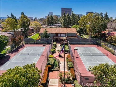 1010 W Macarthur 77 Boulevard, Santa Ana, CA