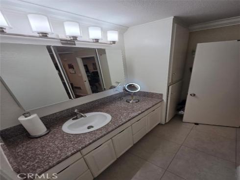 1010 W Macarthur 77 Boulevard, Santa Ana, CA