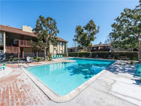 1010 W Macarthur 77 Boulevard, Santa Ana, CA