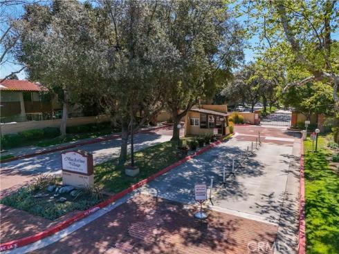 1010 W Macarthur 77 Boulevard, Santa Ana, CA