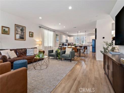 924 E 3rd   Street, Santa Ana, CA
