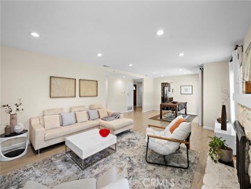 916 E Jonquil , Santa Ana, CA
