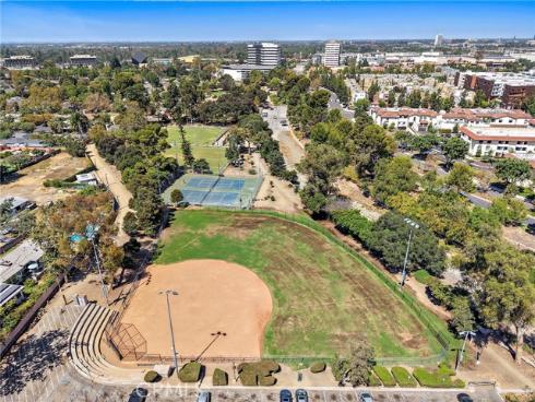 916 E Jonquil  , Santa Ana, CA
