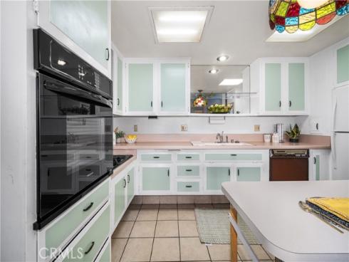 1502  Golden Rain  46J  RoadM-2, Seal Beach, CA