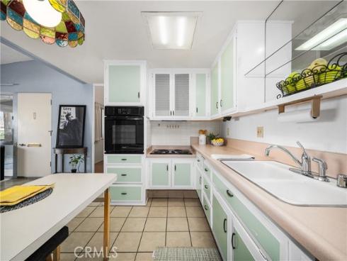 1502  Golden Rain  46J  RoadM-2, Seal Beach, CA