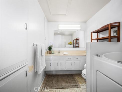 1502  Golden Rain  46J  RoadM-2, Seal Beach, CA