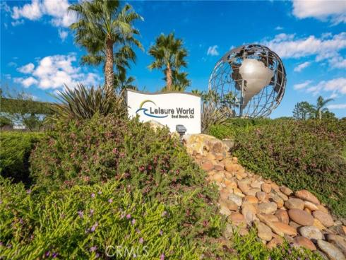1502  Golden Rain  46J  RoadM-2, Seal Beach, CA