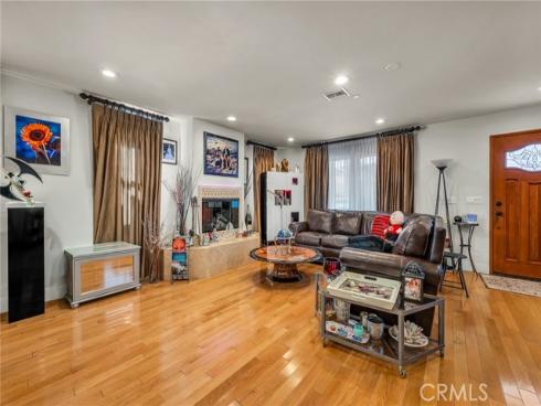 236 8th St , Seal Beach, CA