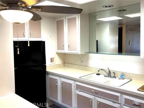 1075 Brookline M9-220E Road, Seal Beach, CA