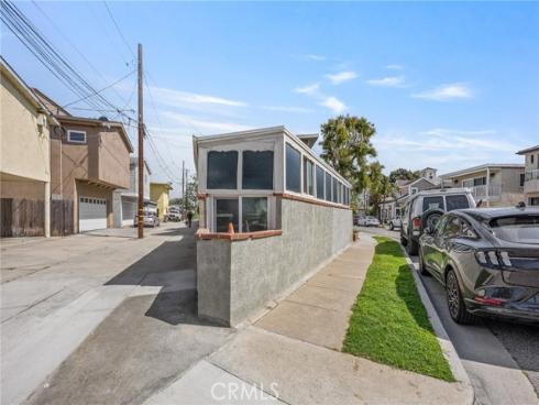 1521  Marine  , Seal Beach, CA