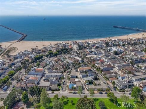 1521  Marine  , Seal Beach, CA
