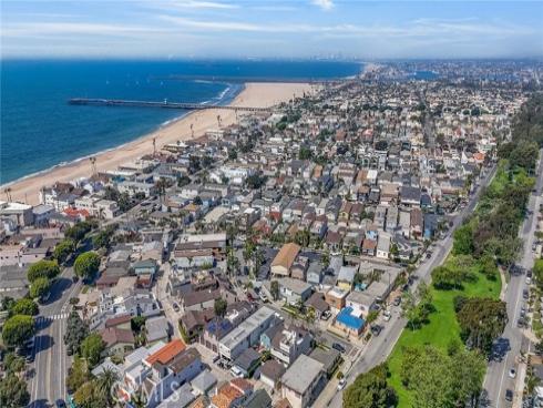1521  Marine  , Seal Beach, CA