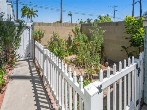 850 Coastline Drive, Seal Beach, CA