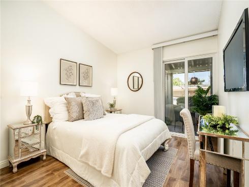 1075  Brookline Rd  220D , Seal Beach, CA