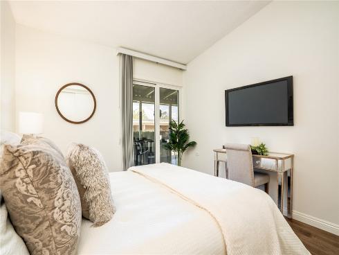 1075  Brookline Rd  220D , Seal Beach, CA