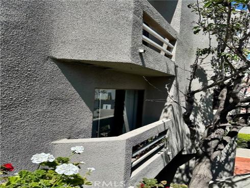 12476  Montecito  5  Road, Seal Beach, CA
