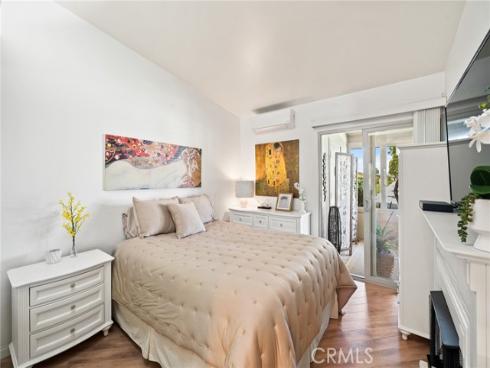 1240  Oakmont Road  M4-52H , Seal Beach, CA