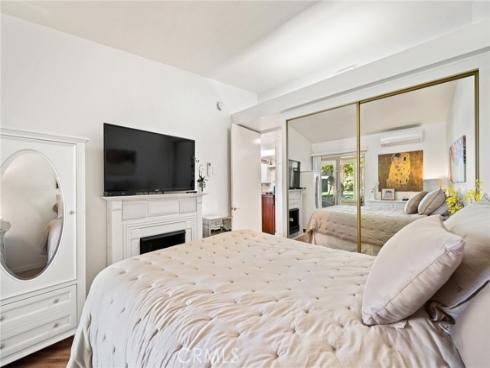 1240  Oakmont Road  M4-52H , Seal Beach, CA