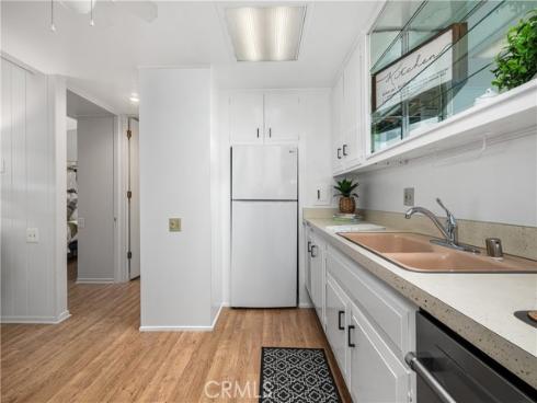 1562  Golden Rain  44G  RoadM-2, Seal Beach, CA