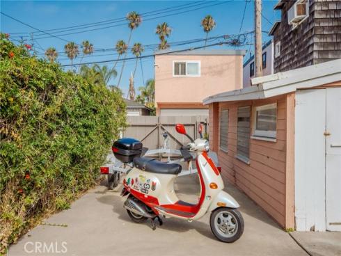 114  5th  , Seal Beach, CA