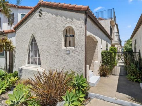 142  6th   Street, Seal Beach, CA